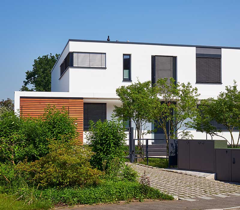 Modernes Haus: Eigenheim im Bauhausstil